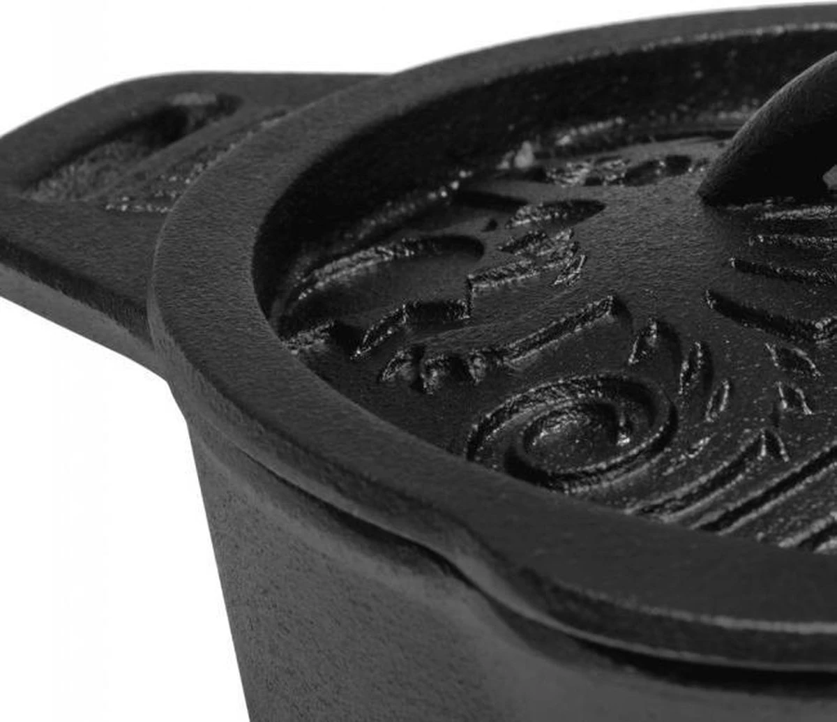 Petromax KR1 Gietijzeren Steelpan Met Deksel (1 Liter) 7 Petromax KR1 Gietijzeren Steelpan Met Deksel (1 Liter) - Afbeelding 5