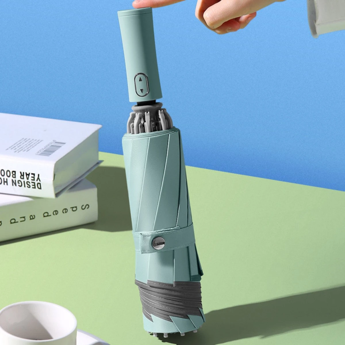 Tamarow™ Automatische Opvouwbare Paraplu - Omgekeerd Design - Windproof - Lichtgewicht - Reflectie - Omgekeerd Design - Licht Groen 8 Tamarow™ Automatische Opvouwbare Paraplu - Omgekeerd Design - Windproof - Lichtgewicht - Reflectie - Omgekeerd Design - Licht Groen - Afbeelding 6