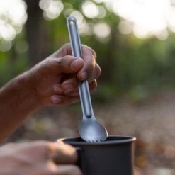 Navaris 2x Spork Met Extra Lange Handgreep - Set Van 2 - Campingbestek Van Titanium - Bestek Voor Onderweg - Lichtgewicht - Inclusief Bewaarzakje 9 Navaris 2x Spork Met Extra Lange Handgreep - Set Van 2 - Campingbestek Van Titanium - Bestek Voor Onderweg - Lichtgewicht - Inclusief Bewaarzakje -Winkel Voor Kampeerartikelen 1200x1200 1688