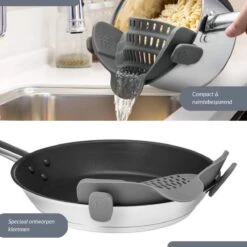 SensaHome- Siliconen Vergiet - Keuken Afgietdeksel - Afgiethulp - Siliconen - BPA Vrij - Grijs -Winkel Voor Kampeerartikelen 1200x1200 1722