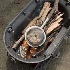 Kikkerland Huckleberry Popcorn Maker - Maak Je Eigen Popcorn - Popcornpan - Kampvuur - Buitenspeelgoed - Buitenspelen - Kamperen 16 Kikkerland Huckleberry Popcorn Maker - Maak Je Eigen Popcorn - Popcornpan - Kampvuur - Buitenspeelgoed - Buitenspelen - Kamperen -Winkel Voor Kampeerartikelen 1200x1200 1737