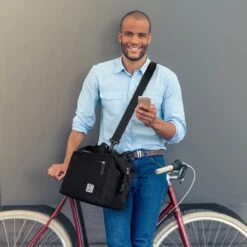 Brisby 4 Laags Geïsoleerde Koeltas - Lunchtas 12 Liter - Extra Ruimte Uitvouwbaar- Zwart -Winkel Voor Kampeerartikelen 1200x1200 622