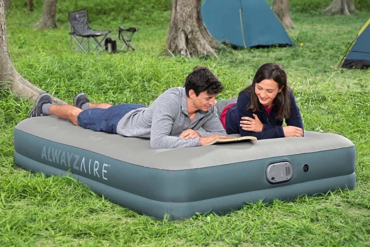 Bestway Luchtbed - 2 Personen - PVC/Polyester - Ingebouwde Oplaadbare Pomp - Fortech™ Materiaal - I-Beam Constructie - Ingebouwd Kussen 8 Bestway Luchtbed - 2 Personen - PVC/Polyester - Ingebouwde Oplaadbare Pomp - Fortech™ Materiaal - I-Beam Constructie - Ingebouwd Kussen - Afbeelding 6