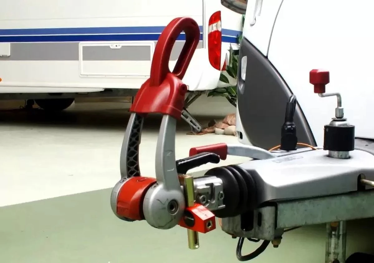 SCM Gekeurd Compact Eagle Disselslot Van DoubleLock (AL-KO) 3 SCM Gekeurd Compact Eagle Disselslot Van DoubleLock (AL-KO)