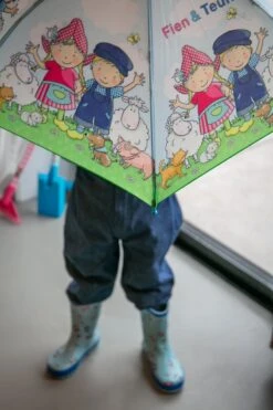 Fien & Teun - Paraplu -Winkel Voor Kampeerartikelen 800x1200 23